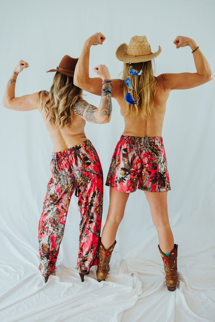 HIDEAWAY CAMO PRINT FLOW PANT