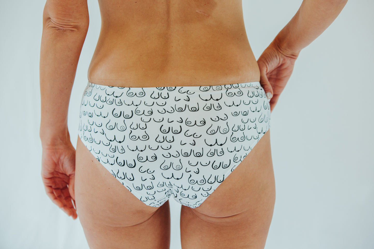 R2W BOOBIE UNDERWEAR