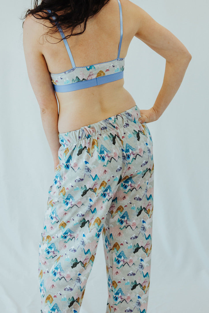 ALPINE PRINT FLOW PANT