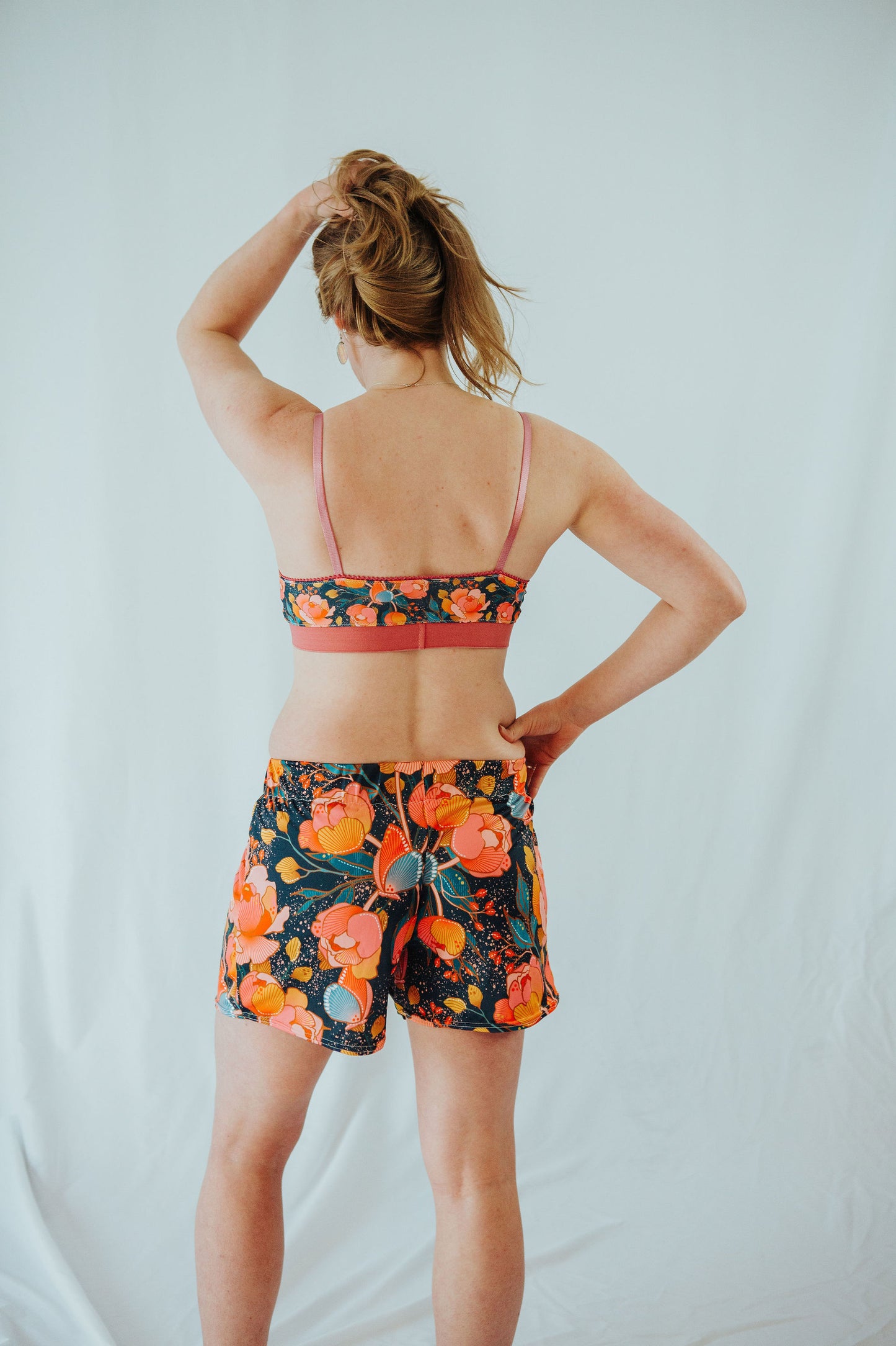 PEONIES PRINT FLOW SHORTS